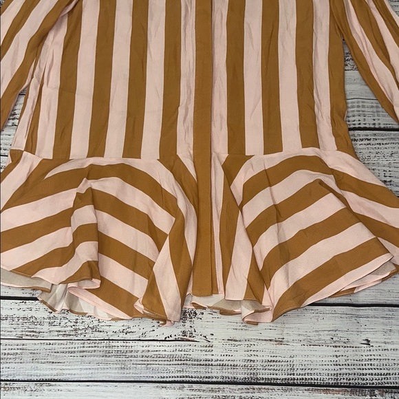 KAELEN Brown and Pink Peplum Blouse with Mandarin Collar - Picture 5 of 7